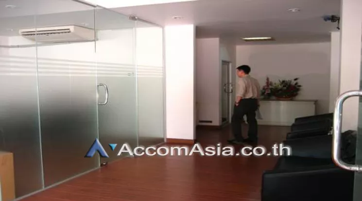  Office space For Rent in Silom, Bangkok  near BTS Chong Nonsi (AA12679)